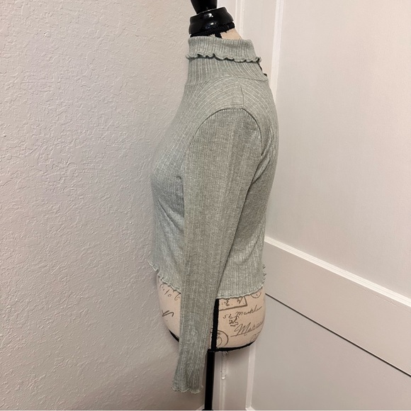 Madewell Cropped Long-Sleeve Turtleneck Tee - Picture 5 of 8